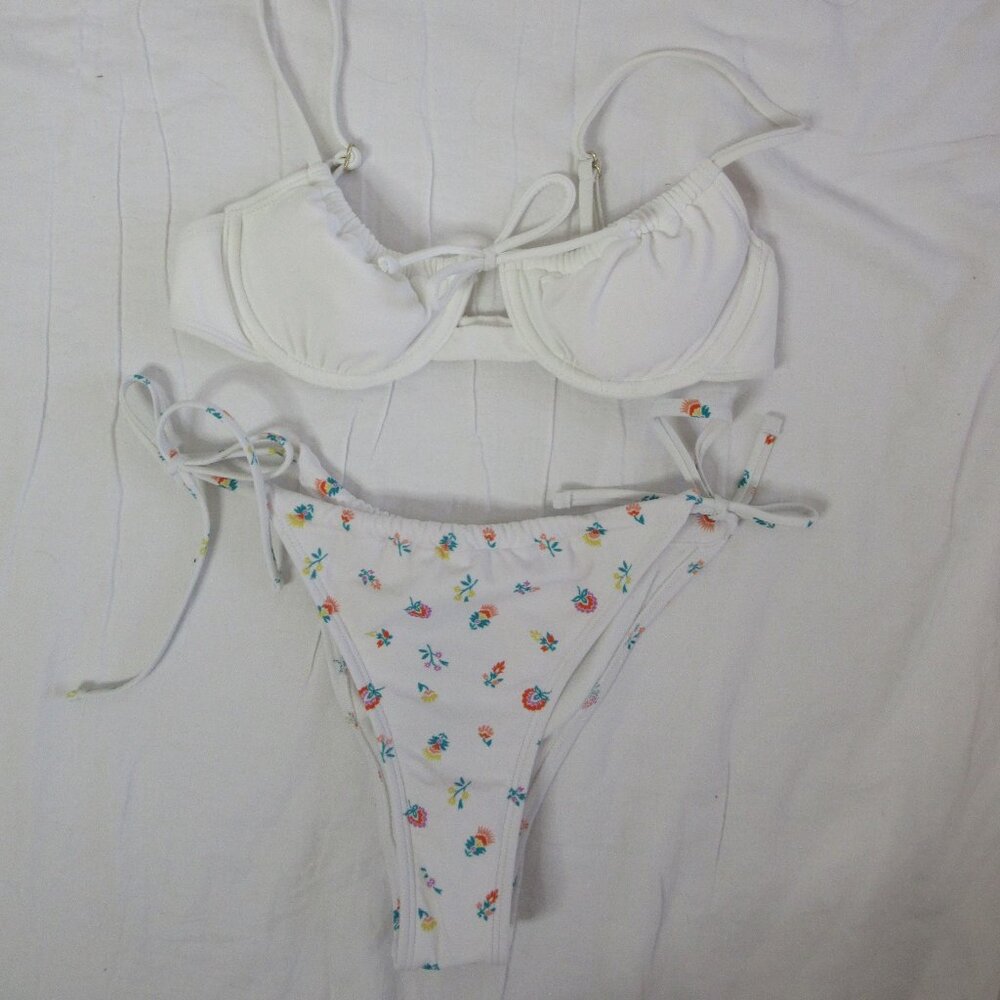wild fable xhilaration 2 Piece Bikini White Top Floral Bottoms Size Small NWT
